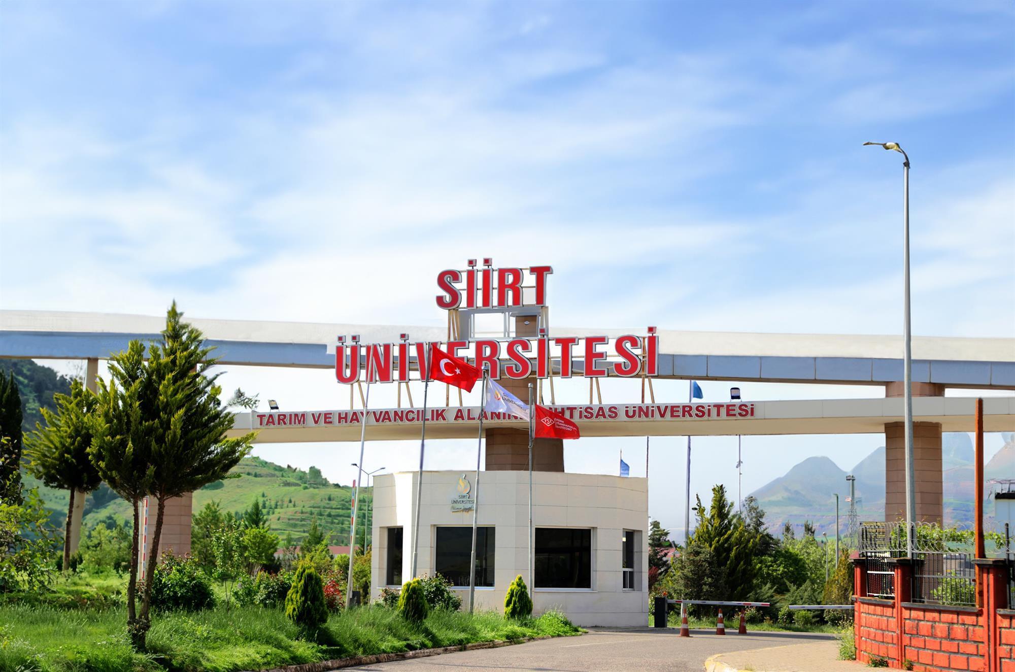 Üniversitemiz Lisansüstü Programlarını Genişletmeye Devam Ediyor